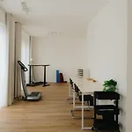 Boutique - Private Floor - 3 - Host On Site Available *