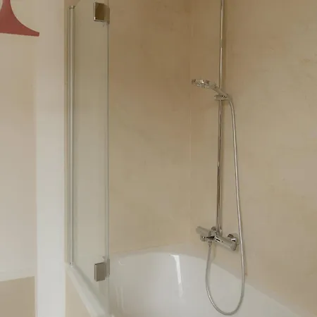 Διαμέρισμα Boutique - Private Floor - 3 - Host On Site Available