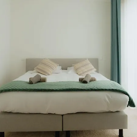 Boutique - Private Floor - 3 - Host On Site Available 公寓