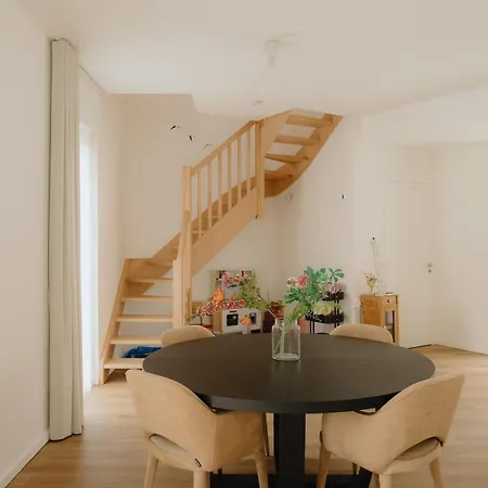 Boutique - Private Floor - 3 - Host On Site Available *