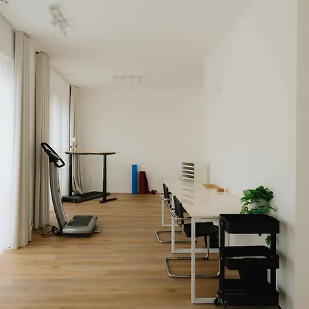 Boutique - Private Floor - 3 - Host On Site Available *