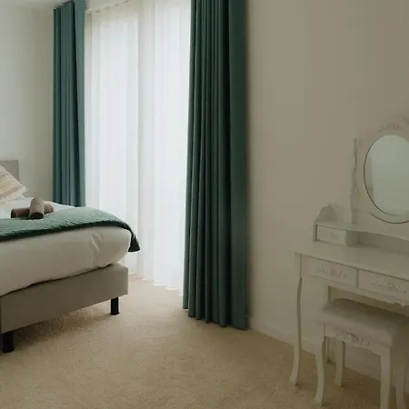 Boutique - Private Floor - 3 - Host On Site Available * 根特