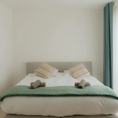 Boutique - Private Floor - 3 - Host On Site Available