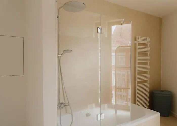 Boutique - Private Floor - 3 - Host On Site Available * 헨트