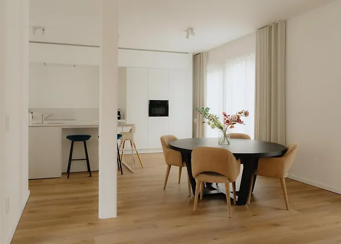 Boutique - Private Floor - 3 - Host On Site Available 헨트