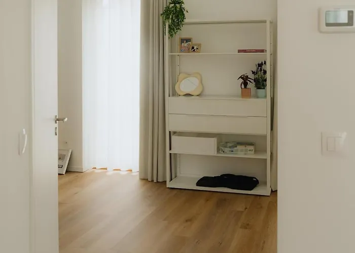 Boutique - Private Floor - 3 - Host On Site Available