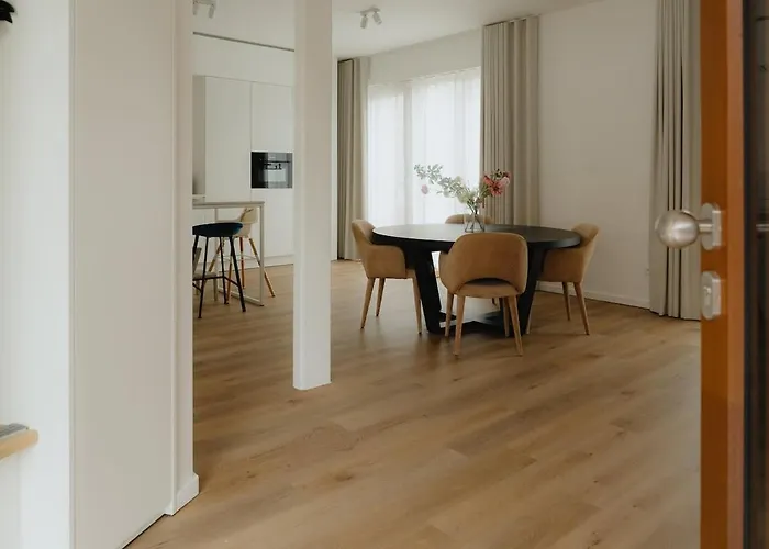 Boutique - Private Floor - 3 - Host On Site Available 헨트