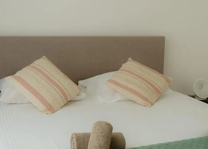 Boutique - Private Floor - 3 - Host On Site Available 헨트