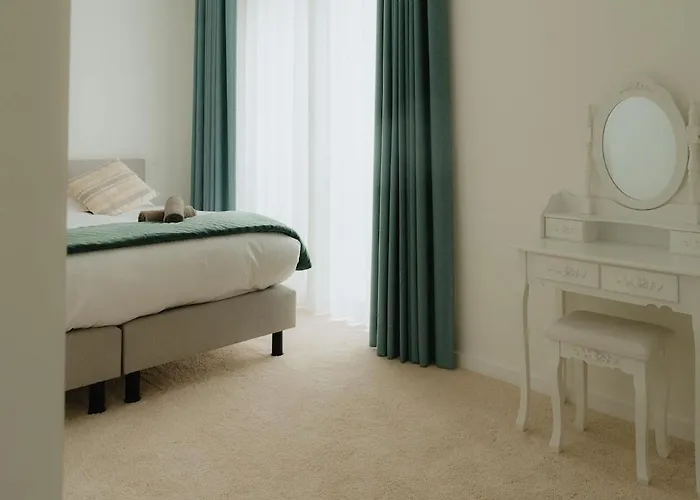 Boutique - Private Floor - 3 - Host On Site Available * Gante