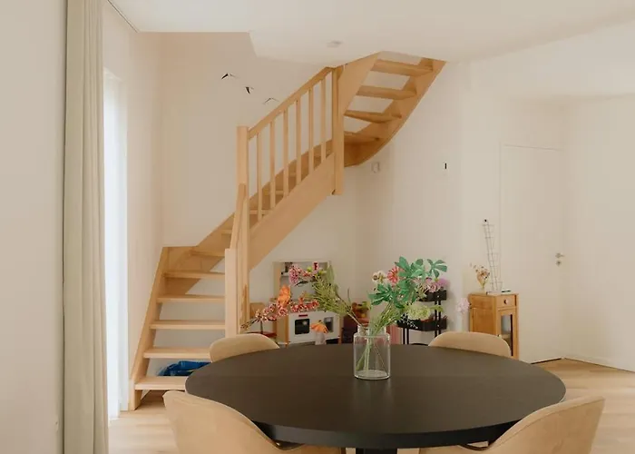 Boutique - Private Floor - 3 - Host On Site Available *