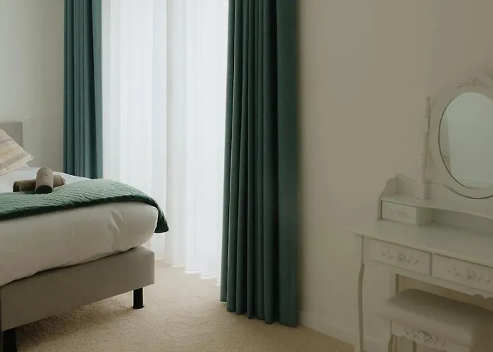 Boutique - Private Floor - 3 - Host On Site Available * Gante