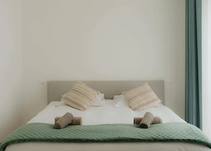 Boutique - Private Floor - 3 - Host On Site Available